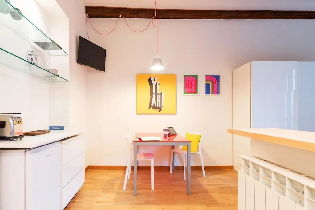 Apartment Ferienwohnung Frisi Fast Wifi Aircon Flexyrent Mailand