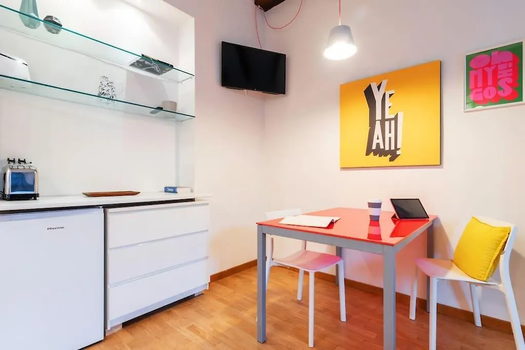 Frisi Fast Wifi Aircon Flexyrent Apartman Milánó